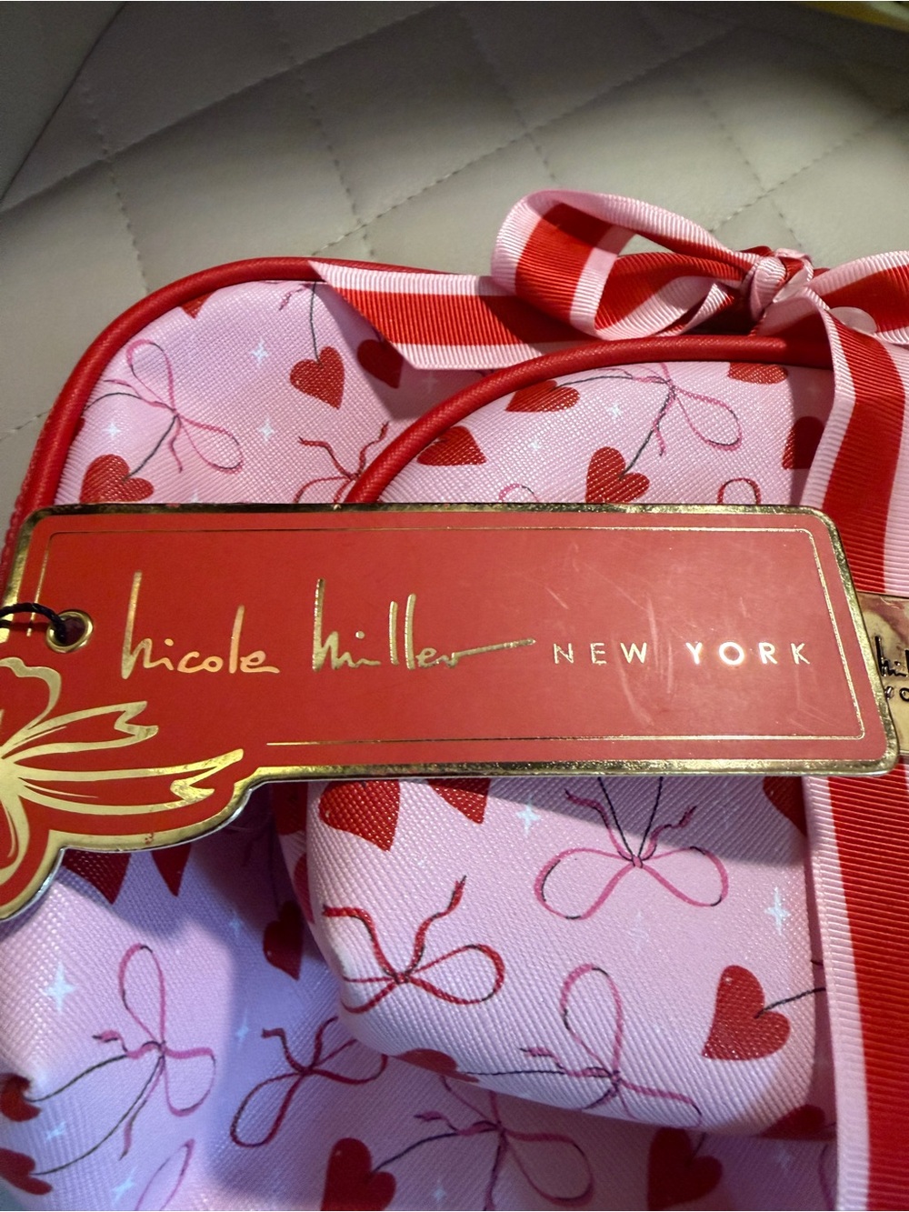 NICOLE MILLER 2 piece Pink Cosmetic Pouches with Red Heart Print & Ribbon - Picture 2 of 4